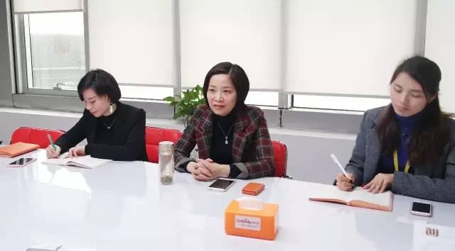 中華-伊斯蘭關(guān)系理事會理事長丁厚飛博士來訪上海東方龍商務(wù)深入洽談一帶一路建設(shè)合作