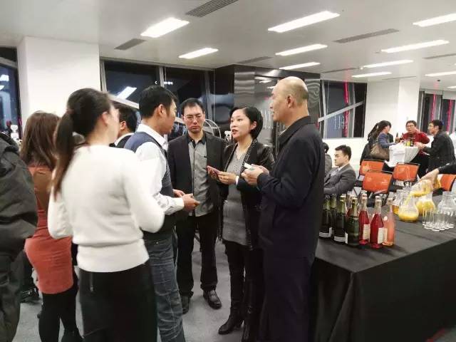 2015中國產(chǎn)業(yè)園區(qū)持續(xù)發(fā)展論壇成功舉行，東方龍商務(wù)CEO陳谷音應(yīng)邀出席并精彩演講