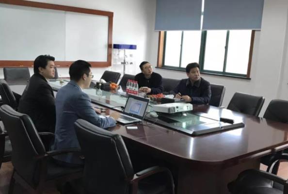 陪同政府園區赴顯示器件新材料投資選址項目方對接考察，雙方通過了解推進項目合作