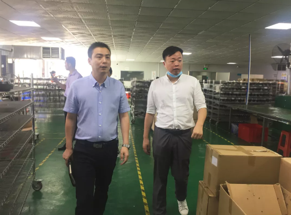 陪同政府園區(qū)赴汽車照明投資選址項(xiàng)目方對(duì)接考察，務(wù)實(shí)交流合作細(xì)節(jié)
