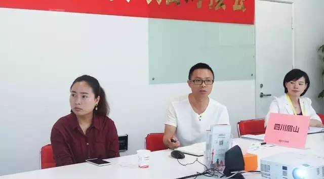 東方龍商務(wù)舉行四場(chǎng)投資選址項(xiàng)目政府對(duì)接會(huì),并將同步推進(jìn)項(xiàng)目考察 東方龍商務(wù)舉行四場(chǎng)投資選址項(xiàng)目政府對(duì)接會(huì),并將同步推進(jìn)項(xiàng)目考察