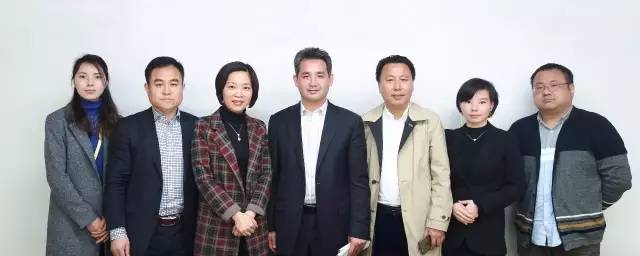 中華-伊斯蘭關(guān)系理事會理事長丁厚飛博士來訪上海東方龍商務(wù)深入洽談一帶一路建設(shè)合作