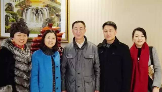 東方龍商務(wù)陪同紡織廠外遷投資選址項目方考察江西九江縣,推進(jìn)項目落戶 東方龍商務(wù)陪同紡織廠外遷投資選址項目方考察江西九江縣,推進(jìn)項目落戶