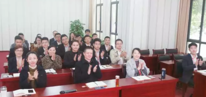 舉行投資選址項(xiàng)目評估會(huì)，央企項(xiàng)目、高科技項(xiàng)目、全投資項(xiàng)目過半，部分項(xiàng)目計(jì)劃于年前落地