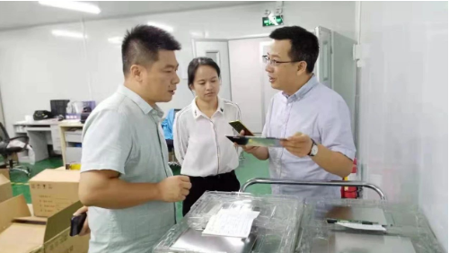 深圳分公司陪同政府園區(qū)赴高端顯示屏投資選址項(xiàng)目方對接考察，全面加快項(xiàng)目建設(shè)進(jìn)度