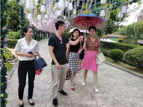 助力政府園區(qū)高效對(duì)接考察外企旅游度假村投資選址項(xiàng)目與特色主題樂園項(xiàng)目，加快推進(jìn)文旅產(chǎn)業(yè)融合發(fā)展