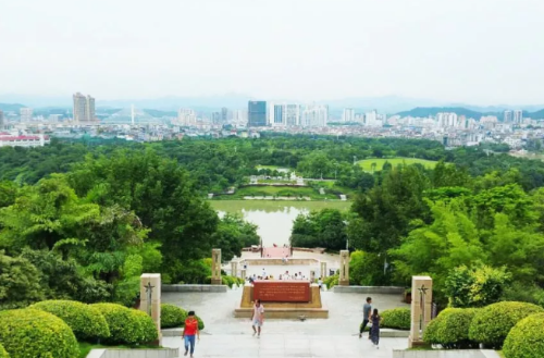 助力廣西百色右江區(qū)委托招商引資，加快新舊動能轉(zhuǎn)換