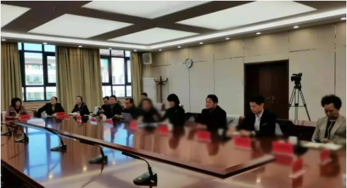 今日，由集團精準推介的兩個優(yōu)質(zhì)投資選址項目分別與甘肅某地方政府、陜西某地方政府成功簽訂投資協(xié)議 