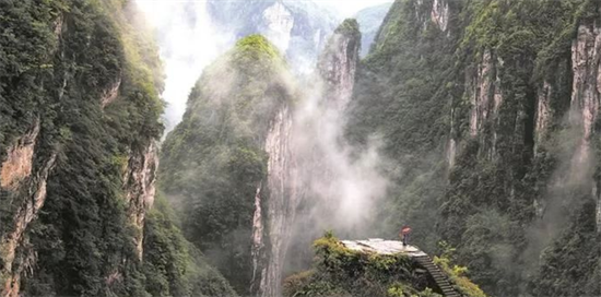 集團全力助推湖南吉首市委托招商招商引資，打造產業發展新地標