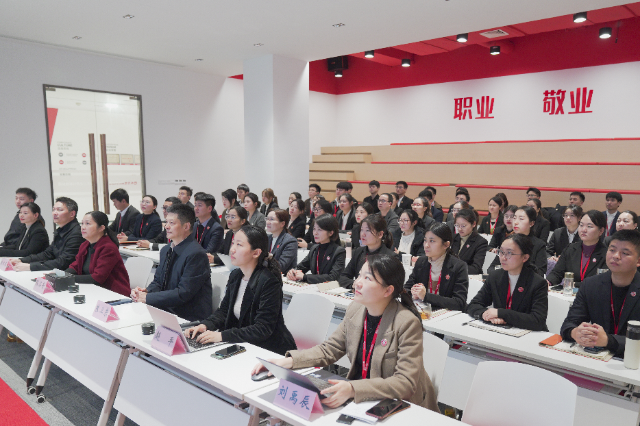 全力搶項目，拓市場，拼落地！12月上旬，集團成功通過34個優(yōu)質(zhì)投資選址項目