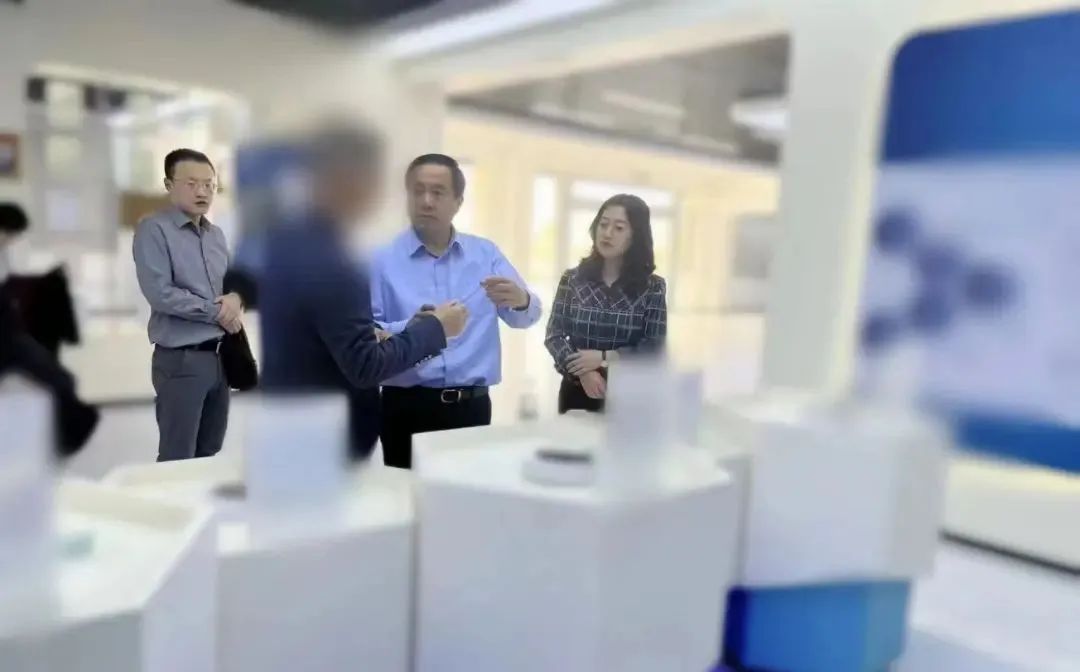 用時僅15天，由集團精準推介的高端玻璃蓋板擴建投資選址項目方與四川某地方政府成功簽訂投資協議