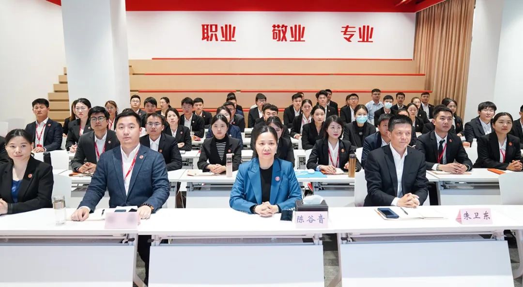 樹立項(xiàng)目為王，打造招大引強(qiáng)“強(qiáng)磁場(chǎng)”！5月上旬，集團(tuán)共28個(gè)優(yōu)質(zhì)投資選址項(xiàng)目通過評(píng)估！