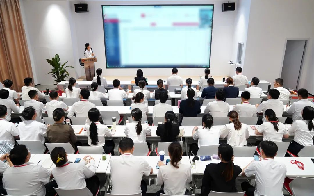 放大項(xiàng)目開發(fā)量，提振發(fā)展精氣神！9月上旬，集團(tuán)共34個(gè)優(yōu)質(zhì)投資選址項(xiàng)目通過評估