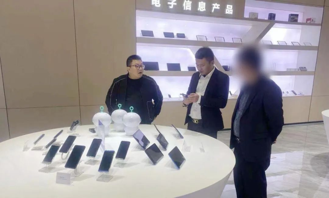 英業(yè)達等知名企業(yè)合作商！光電顯示觸控模組生產(chǎn)投資選址項目方反向考察四川某地方政府