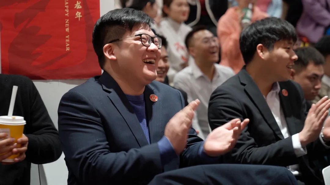 歡慶不止，夢想前行！東方龍商務(wù)集團(tuán)“筑夢十年，有龍則靈”年度盛典圓滿落幕！