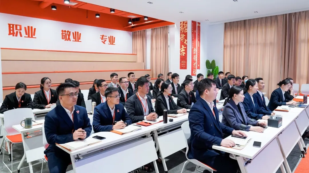 集團召開一季度干部會議，分析項目開發突破方法，加大項目反向考察力度，明確“奔跑二季度”競賽主要目標！