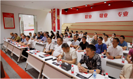 集團(tuán)董事長/CEO陳谷音應(yīng)邀做客上海交通大學(xué)，為云南省魯?shù)榭h鄉(xiāng)村振興干部50人團(tuán)做專業(yè)招商實戰(zhàn)培訓(xùn)！