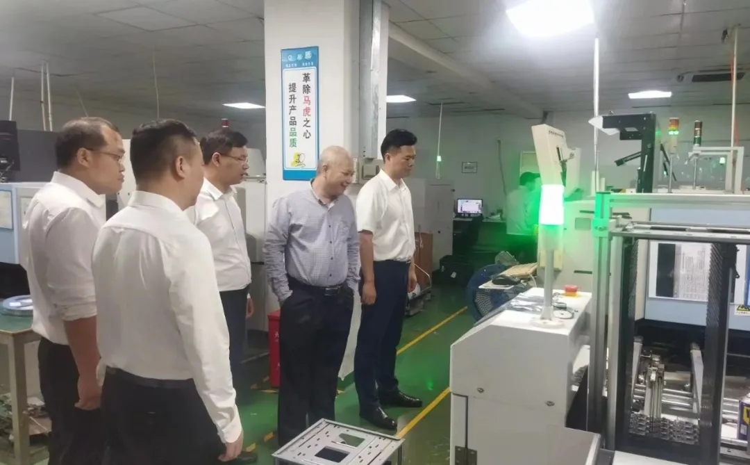 助力電子信息產業提質發展！由集團精準推介的汽車中控套裝生產投資選址項目在廣西賀州投產運營
