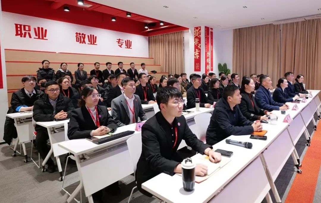 夯實(shí)開發(fā)根基，打造項(xiàng)目落地閉環(huán)！2月下旬，集團(tuán)共30個(gè)優(yōu)質(zhì)投資選址項(xiàng)目通過評(píng)估