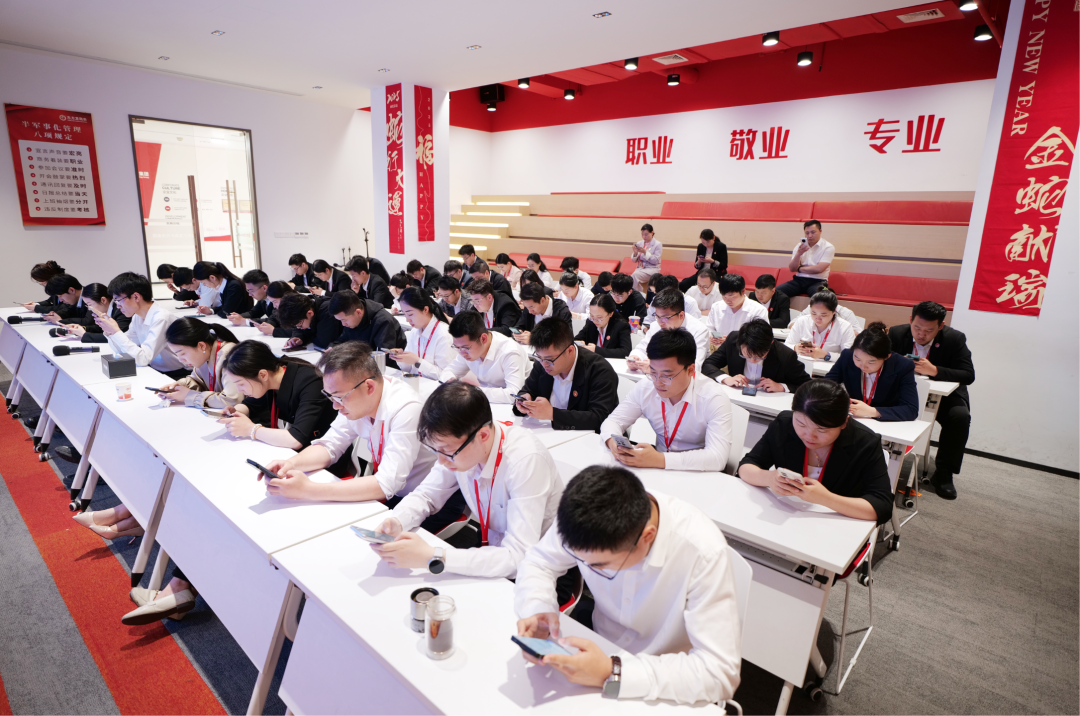 上海東方龍商務集團組織《招商知識及業務能力》測評考試，鍛造“精兵強將”招商隊伍！